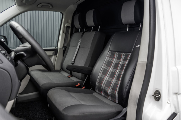 Volkswagen Transporter T5 2.0 TDI L1H1 | Koelwagen | Dag en nachtkoeling | 3-Zits | Cruise | Airco | Euro 6 Volkswagen Transporter T5 2.0 TDI L1H1 | Koelwagen | Dag en nachtkoeling | 3-Zits | Cruise | Airco | Euro 6