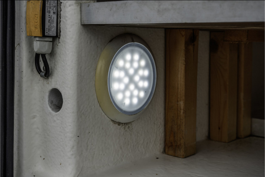 Volkswagen Transporter T5 2.0 TDI L1H1 | Koelwagen | Dag en nachtkoeling | 3-Zits | Cruise | Airco | Euro 6 Volkswagen Transporter T5 2.0 TDI L1H1 | Koelwagen | Dag en nachtkoeling | 3-Zits | Cruise | Airco | Euro 6