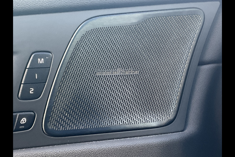 Volvo XC60 2.0 Recharge T6 AWD PHEV Pano Elek.Trekhaak HK Hud Leer 360Cam Memory VOL! Volvo XC60 2.0 Recharge T6 AWD PHEV Pano Elek.Trekhaak HK Hud Leer 360Cam Memory VOL!