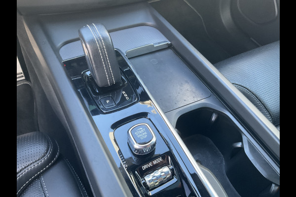 Volvo XC60 2.0 Recharge T6 AWD PHEV Pano Elek.Trekhaak HK Hud Leer 360Cam Memory VOL! Volvo XC60 2.0 Recharge T6 AWD PHEV Pano Elek.Trekhaak HK Hud Leer 360Cam Memory VOL!