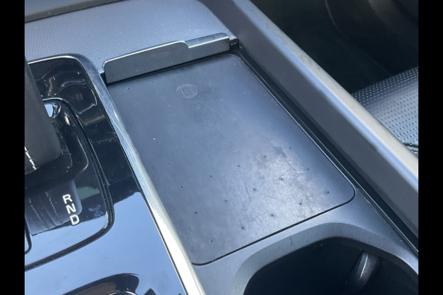 Volvo XC60 2.0 Recharge T6 AWD PHEV Pano Elek.Trekhaak HK Hud Leer 360Cam Memory VOL! Volvo XC60 2.0 Recharge T6 AWD PHEV Pano Elek.Trekhaak HK Hud Leer 360Cam Memory VOL!