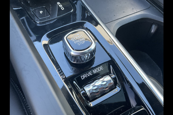 Volvo XC60 2.0 Recharge T6 AWD PHEV Pano Elek.Trekhaak HK Hud Leer 360Cam Memory VOL! Volvo XC60 2.0 Recharge T6 AWD PHEV Pano Elek.Trekhaak HK Hud Leer 360Cam Memory VOL!