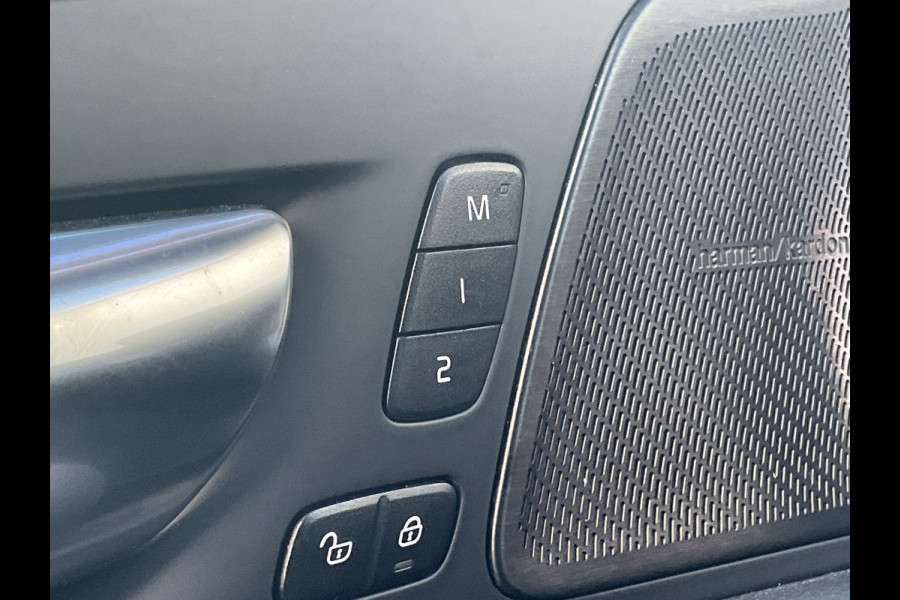 Volvo XC60 2.0 Recharge T6 AWD PHEV Pano Elek.Trekhaak HK Hud Leer 360Cam Memory VOL! Volvo XC60 2.0 Recharge T6 AWD PHEV Pano Elek.Trekhaak HK Hud Leer 360Cam Memory VOL!