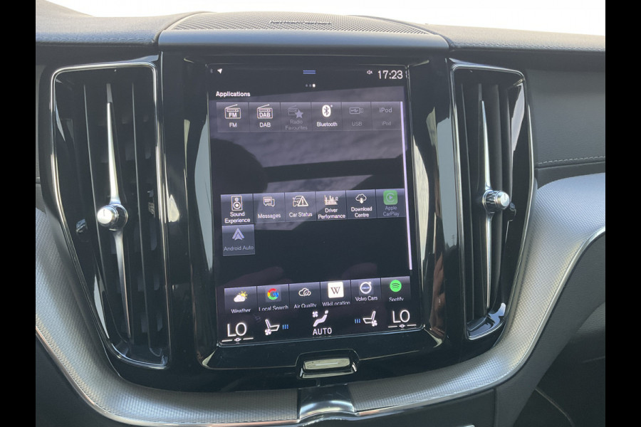 Volvo XC60 2.0 Recharge T6 AWD PHEV Pano Elek.Trekhaak HK Hud Leer 360Cam Memory VOL! Volvo XC60 2.0 Recharge T6 AWD PHEV Pano Elek.Trekhaak HK Hud Leer 360Cam Memory VOL!