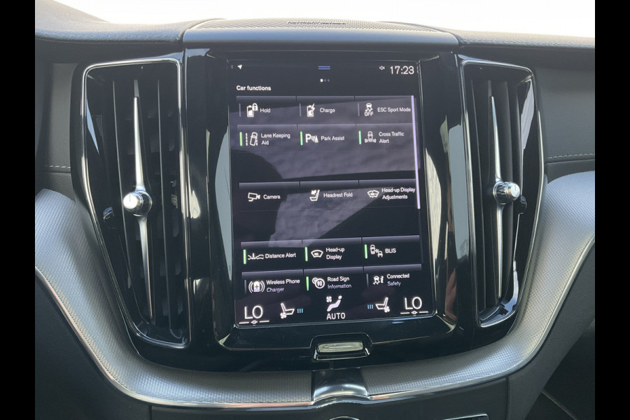 Volvo XC60 2.0 Recharge T6 AWD PHEV Pano Elek.Trekhaak HK Hud Leer 360Cam Memory VOL! Volvo XC60 2.0 Recharge T6 AWD PHEV Pano Elek.Trekhaak HK Hud Leer 360Cam Memory VOL!