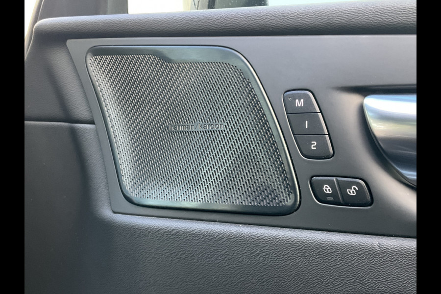 Volvo XC60 2.0 Recharge T6 AWD PHEV Pano Elek.Trekhaak HK Hud Leer 360Cam Memory VOL! Volvo XC60 2.0 Recharge T6 AWD PHEV Pano Elek.Trekhaak HK Hud Leer 360Cam Memory VOL!