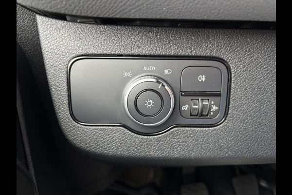 Mercedes-Benz Sprinter 214 2.2 CDI L1H2*A/C*CAM*NAVI*CARPLAY*IMPERIAAL* Mercedes-Benz Sprinter 214 2.2 CDI L1H2*A/C*CAM*NAVI*CARPLAY*IMPERIAAL*