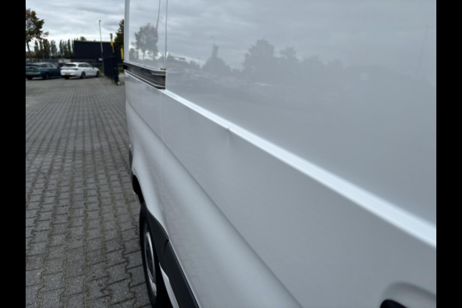 Mercedes-Benz Sprinter 214 2.2 CDI L1H2*A/C*CAM*NAVI*CARPLAY*IMPERIAAL* Mercedes-Benz Sprinter 214 2.2 CDI L1H2*A/C*CAM*NAVI*CARPLAY*IMPERIAAL*