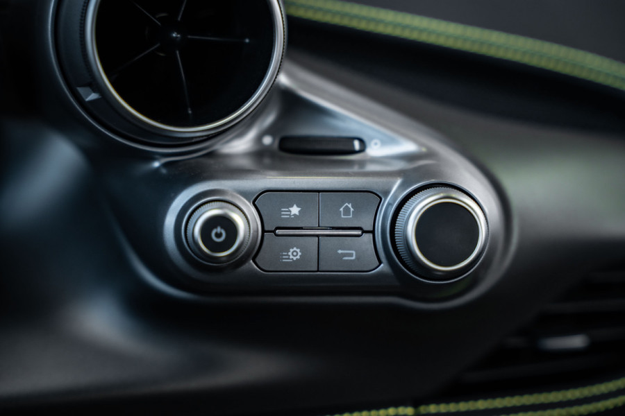 Ferrari F8 Tributo 3.9 V8 HELE - Argento Nurburgring | Passenger Display | Racing Seats | Lift Ferrari F8 Tributo 3.9 V8 HELE - Argento Nurburgring | Passenger Display | Racing Seats | Lift