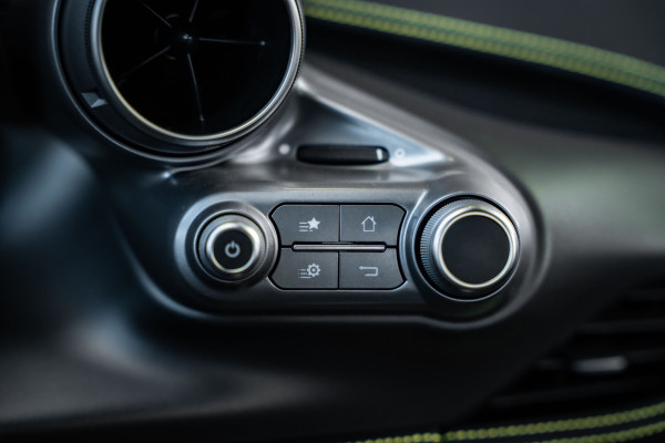 Ferrari F8 Tributo 3.9 V8 HELE - Argento Nurburgring | Passenger Display | Racing Seats | Lift Ferrari F8 Tributo 3.9 V8 HELE - Argento Nurburgring | Passenger Display | Racing Seats | Lift