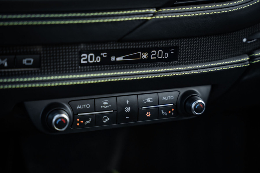 Ferrari F8 Tributo 3.9 V8 HELE - Argento Nurburgring | Passenger Display | Racing Seats | Lift Ferrari F8 Tributo 3.9 V8 HELE - Argento Nurburgring | Passenger Display | Racing Seats | Lift