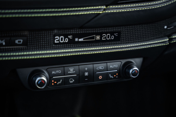 Ferrari F8 Tributo 3.9 V8 HELE - Argento Nurburgring | Passenger Display | Racing Seats | Lift Ferrari F8 Tributo 3.9 V8 HELE - Argento Nurburgring | Passenger Display | Racing Seats | Lift