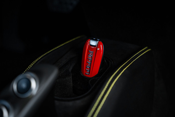 Ferrari F8 Tributo 3.9 V8 HELE - Argento Nurburgring | Passenger Display | Racing Seats | Lift Ferrari F8 Tributo 3.9 V8 HELE - Argento Nurburgring | Passenger Display | Racing Seats | Lift