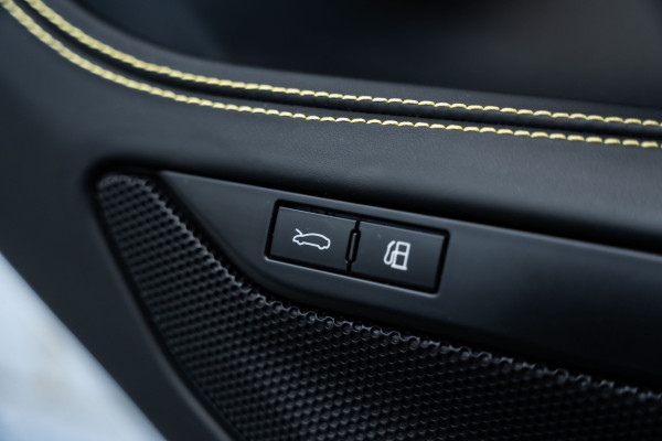 Ferrari F8 Tributo 3.9 V8 HELE - Argento Nurburgring | Passenger Display | Racing Seats | Lift Ferrari F8 Tributo 3.9 V8 HELE - Argento Nurburgring | Passenger Display | Racing Seats | Lift