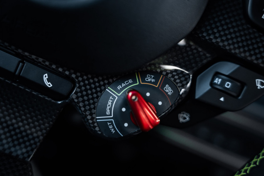 Ferrari F8 Tributo 3.9 V8 HELE - Argento Nurburgring | Passenger Display | Racing Seats | Lift Ferrari F8 Tributo 3.9 V8 HELE - Argento Nurburgring | Passenger Display | Racing Seats | Lift