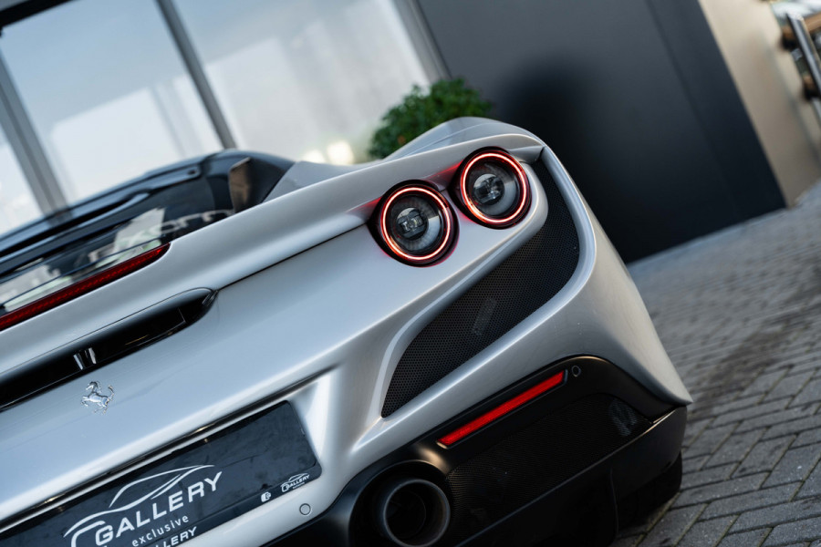 Ferrari F8 Tributo 3.9 V8 HELE - Argento Nurburgring | Passenger Display | Racing Seats | Lift Ferrari F8 Tributo 3.9 V8 HELE - Argento Nurburgring | Passenger Display | Racing Seats | Lift