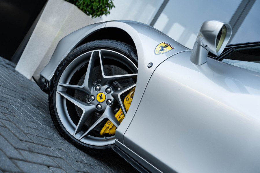 Ferrari F8 Tributo 3.9 V8 HELE - Argento Nurburgring | Passenger Display | Racing Seats | Lift Ferrari F8 Tributo 3.9 V8 HELE - Argento Nurburgring | Passenger Display | Racing Seats | Lift