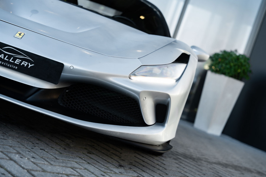 Ferrari F8 Tributo 3.9 V8 HELE - Argento Nurburgring | Passenger Display | Racing Seats | Lift Ferrari F8 Tributo 3.9 V8 HELE - Argento Nurburgring | Passenger Display | Racing Seats | Lift