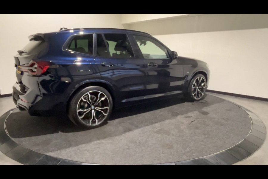 BMW iX3 High Executive 80 kWh | Panoramadak | Lederen bekleding | HUD |  21 inch Velgen | Sportstoelen | M - Sport | SoH (batterijcheck) 96,9 % score!