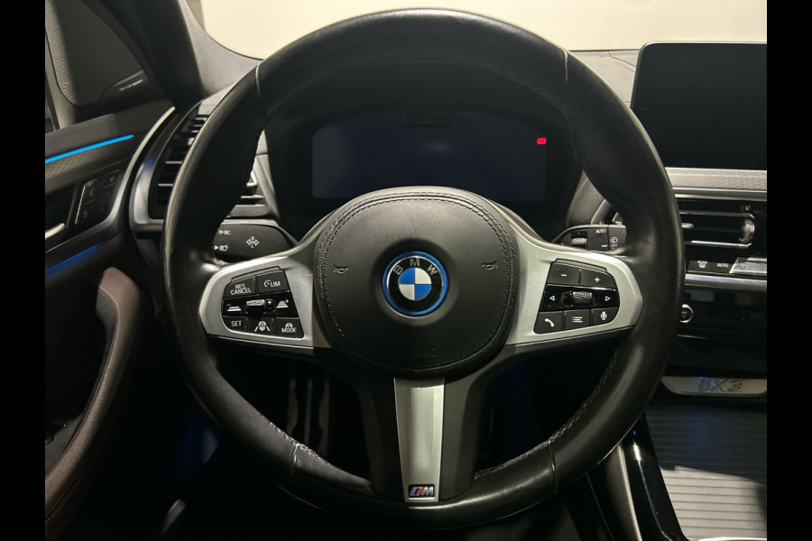 BMW iX3 High Executive 80 kWh | Panoramadak | Lederen bekleding | HUD |  21 inch Velgen | Sportstoelen | M - Sport | SoH (batterijcheck) 96,9 % score!