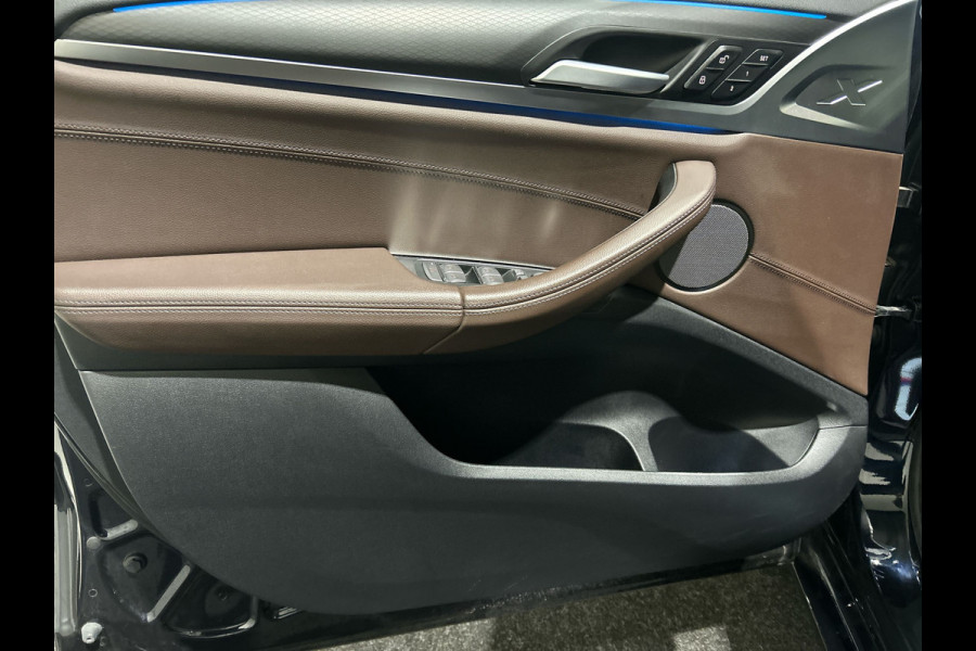 BMW iX3 High Executive 80 kWh | Panoramadak | Lederen bekleding | HUD |  21 inch Velgen | Sportstoelen | M - Sport | SoH (batterijcheck) 96,9 % score!