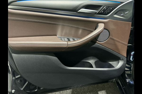 BMW iX3 High Executive 80 kWh | Panoramadak | Lederen bekleding | HUD |  21 inch Velgen | Sportstoelen | M - Sport | SoH (batterijcheck) 96,9 % score!