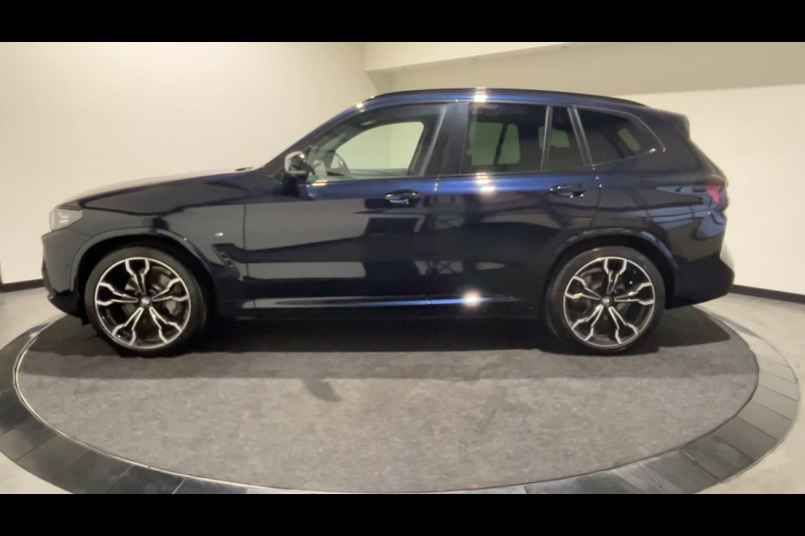 BMW iX3 High Executive 80 kWh | Panoramadak | Lederen bekleding | HUD |  21 inch Velgen | Sportstoelen | M - Sport | SoH (batterijcheck) 96,9 % score!