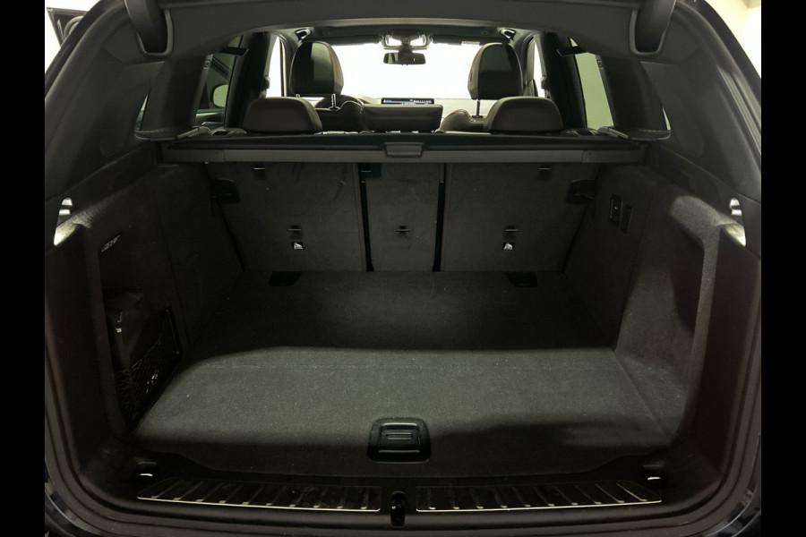BMW iX3 High Executive 80 kWh | Panoramadak | Lederen bekleding | HUD |  21 inch Velgen | Sportstoelen | M - Sport | SoH (batterijcheck) 96,9 % score!