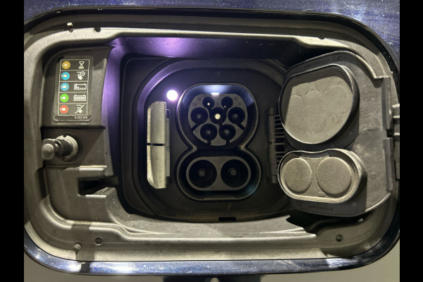 BMW iX3 High Executive 80 kWh | Panoramadak | Lederen bekleding | HUD |  21 inch Velgen | Sportstoelen | M - Sport | SoH (batterijcheck) 96,9 % score!