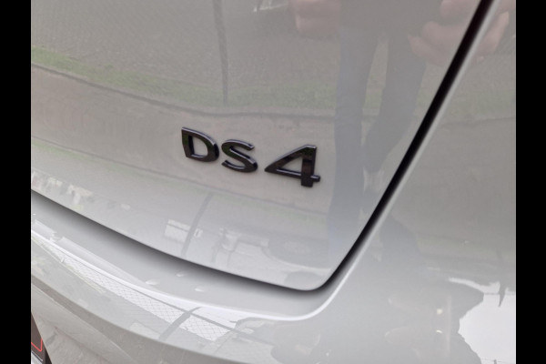 DS DS 4 1.5 HDI Aut.130PK Performance Line/Laquer Grey! DS DS 4 1.5 HDI Aut.130PK Performance Line/Laquer Grey!