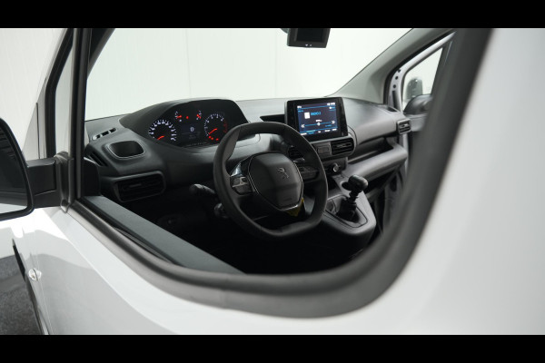 Peugeot Partner 1.5 BlueHDi 100 S&S L1 | Trekhaak | Camera | Apple Carplay | Vloerplaat | Parkeersensoren Peugeot Partner 1.5 BlueHDi 100 S&S L1 | Trekhaak | Camera | Apple Carplay | Vloerplaat | Parkeersensoren