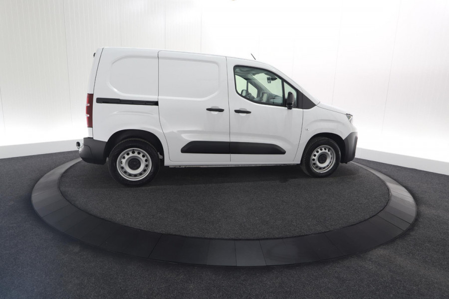 Peugeot Partner 1.5 BlueHDi 100 S&S L1 | Trekhaak | Camera | Apple Carplay | Vloerplaat | Parkeersensoren Peugeot Partner 1.5 BlueHDi 100 S&S L1 | Trekhaak | Camera | Apple Carplay | Vloerplaat | Parkeersensoren