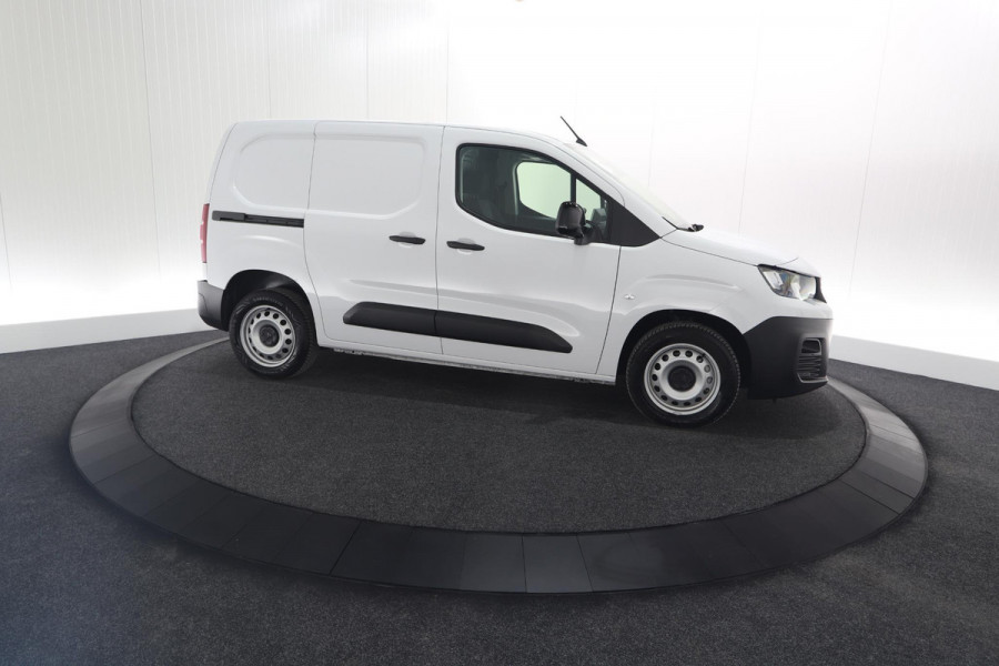 Peugeot Partner 1.5 BlueHDi 100 S&S L1 | Trekhaak | Camera | Apple Carplay | Vloerplaat | Parkeersensoren Peugeot Partner 1.5 BlueHDi 100 S&S L1 | Trekhaak | Camera | Apple Carplay | Vloerplaat | Parkeersensoren