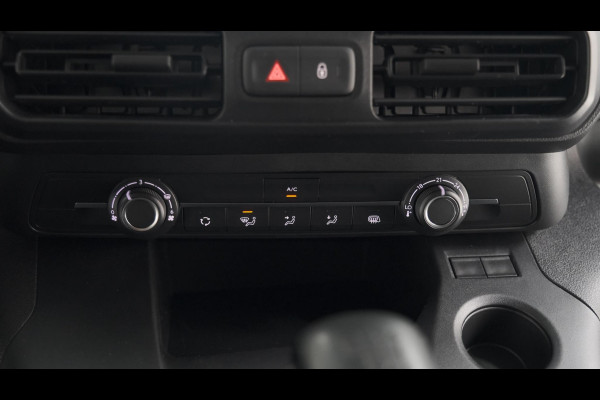 Peugeot Partner 1.5 BlueHDi 100 S&S L1 | Trekhaak | Camera | Apple Carplay | Vloerplaat | Parkeersensoren Peugeot Partner 1.5 BlueHDi 100 S&S L1 | Trekhaak | Camera | Apple Carplay | Vloerplaat | Parkeersensoren