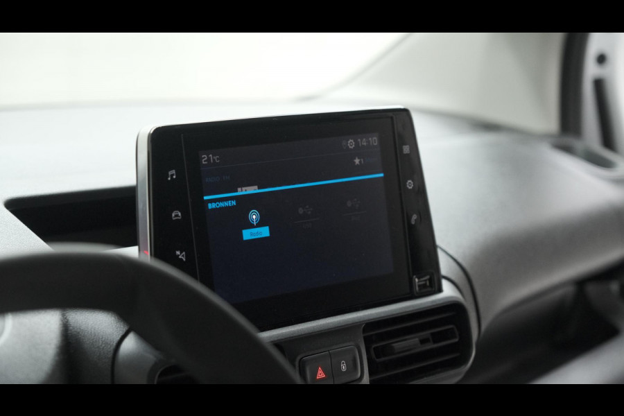 Peugeot Partner 1.5 BlueHDi 100 S&S L1 | Trekhaak | Camera | Apple Carplay | Vloerplaat | Parkeersensoren Peugeot Partner 1.5 BlueHDi 100 S&S L1 | Trekhaak | Camera | Apple Carplay | Vloerplaat | Parkeersensoren