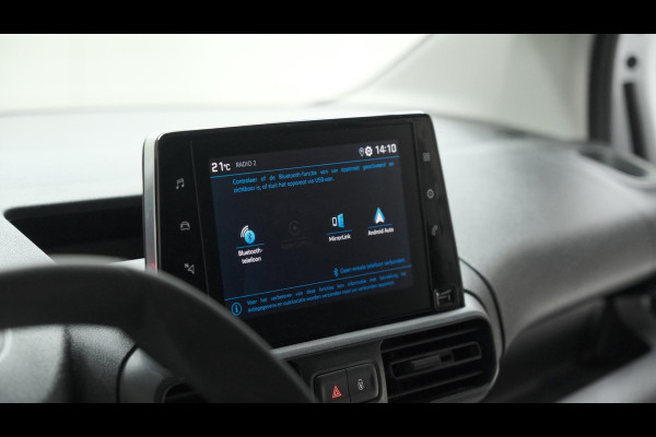 Peugeot Partner 1.5 BlueHDi 100 S&S L1 | Trekhaak | Camera | Apple Carplay | Vloerplaat | Parkeersensoren Peugeot Partner 1.5 BlueHDi 100 S&S L1 | Trekhaak | Camera | Apple Carplay | Vloerplaat | Parkeersensoren