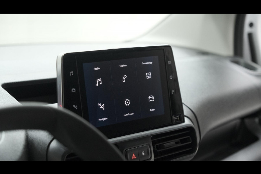 Peugeot Partner 1.5 BlueHDi 100 S&S L1 | Trekhaak | Camera | Apple Carplay | Vloerplaat | Parkeersensoren Peugeot Partner 1.5 BlueHDi 100 S&S L1 | Trekhaak | Camera | Apple Carplay | Vloerplaat | Parkeersensoren