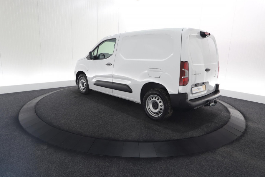 Peugeot Partner 1.5 BlueHDi 100 S&S L1 | Trekhaak | Camera | Apple Carplay | Vloerplaat | Parkeersensoren Peugeot Partner 1.5 BlueHDi 100 S&S L1 | Trekhaak | Camera | Apple Carplay | Vloerplaat | Parkeersensoren