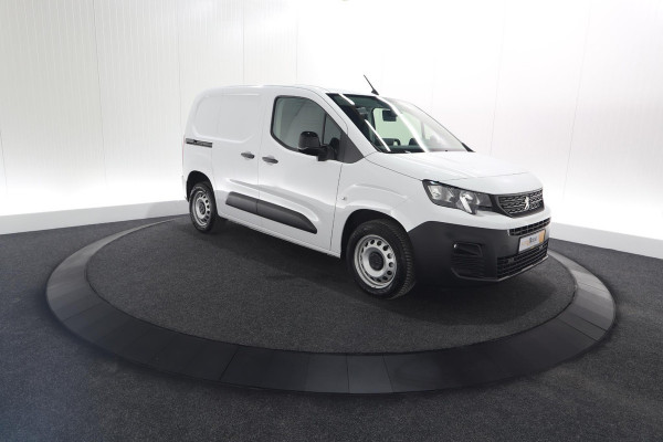 Peugeot Partner 1.5 BlueHDi 100 S&S L1 | Trekhaak | Camera | Apple Carplay | Vloerplaat | Parkeersensoren Peugeot Partner 1.5 BlueHDi 100 S&S L1 | Trekhaak | Camera | Apple Carplay | Vloerplaat | Parkeersensoren