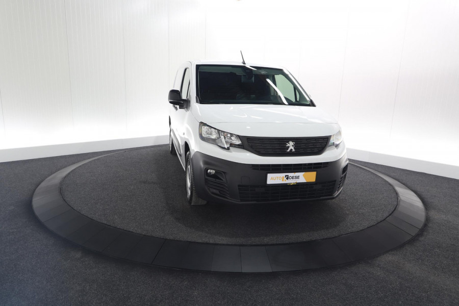 Peugeot Partner 1.5 BlueHDi 100 S&S L1 | Trekhaak | Camera | Apple Carplay | Vloerplaat | Parkeersensoren Peugeot Partner 1.5 BlueHDi 100 S&S L1 | Trekhaak | Camera | Apple Carplay | Vloerplaat | Parkeersensoren