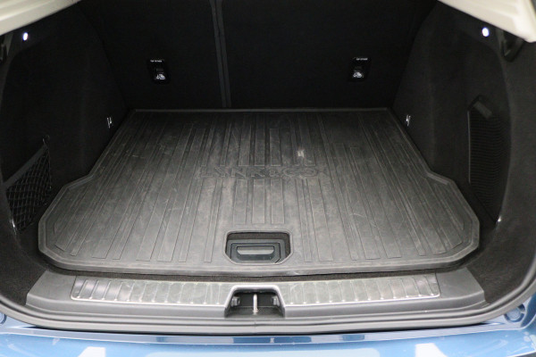 Lynk & Co 01 1.5 Plug-in Hybrid Automaat Two-Tone, Panoramadak, ACC, Keyless, Navigatie, PDC, LED, 20'' Lynk & Co 01 1.5 Plug-in Hybrid Automaat Two-Tone, Panoramadak, ACC, Keyless, Navigatie, PDC, LED, 20''