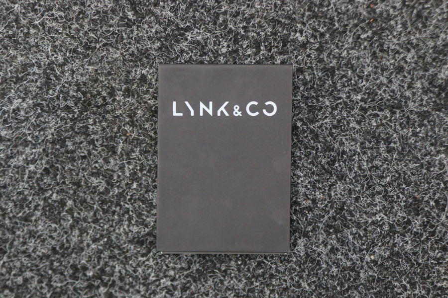 Lynk & Co 01 1.5 Plug-in Hybrid Automaat Two-Tone, Panoramadak, ACC, Keyless, Navigatie, PDC, LED, 20'' Lynk & Co 01 1.5 Plug-in Hybrid Automaat Two-Tone, Panoramadak, ACC, Keyless, Navigatie, PDC, LED, 20''