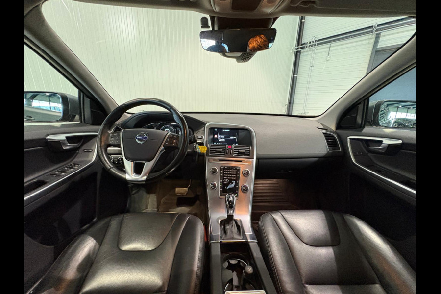 Volvo XC60 D4 Aut. Summum Leder Stoelverwarming Trekhaak Parkeercamera 190pk