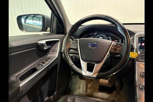 Volvo XC60 D4 Aut. Summum Leder Stoelverwarming Trekhaak Parkeercamera 190pk
