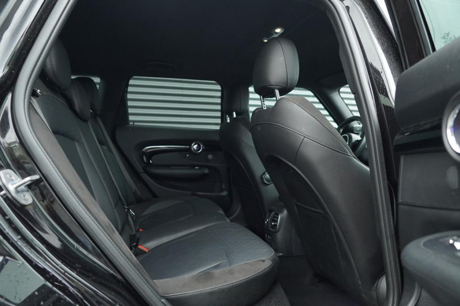 MINI Clubman 2.0 Cooper S / Aut / Leder / Stoelverwarming / Camera / LED MINI Clubman 2.0 Cooper S / Aut / Leder / Stoelverwarming / Camera / LED