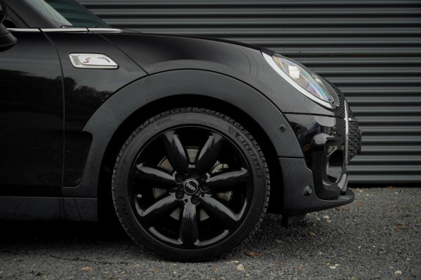 MINI Clubman 2.0 Cooper S / Aut / Leder / Stoelverwarming / Camera / LED MINI Clubman 2.0 Cooper S / Aut / Leder / Stoelverwarming / Camera / LED