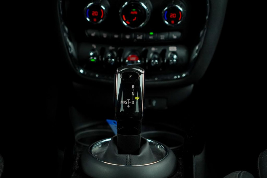 MINI Clubman 2.0 Cooper S / Aut / Leder / Stoelverwarming / Camera / LED MINI Clubman 2.0 Cooper S / Aut / Leder / Stoelverwarming / Camera / LED