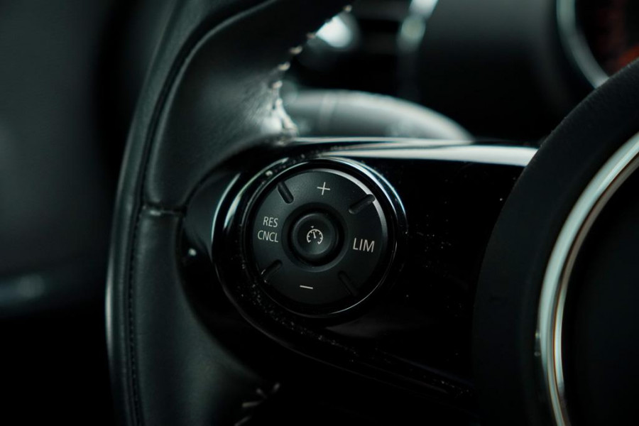 MINI Clubman 2.0 Cooper S / Aut / Leder / Stoelverwarming / Camera / LED MINI Clubman 2.0 Cooper S / Aut / Leder / Stoelverwarming / Camera / LED