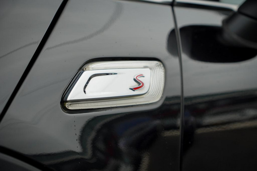 MINI Clubman 2.0 Cooper S / Aut / Leder / Stoelverwarming / Camera / LED MINI Clubman 2.0 Cooper S / Aut / Leder / Stoelverwarming / Camera / LED