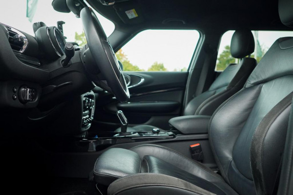 MINI Clubman 2.0 Cooper S / Aut / Leder / Stoelverwarming / Camera / LED MINI Clubman 2.0 Cooper S / Aut / Leder / Stoelverwarming / Camera / LED